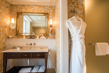 Deluxe Room, City View