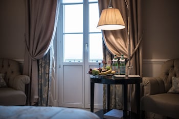 Deluxe Room, Lake View