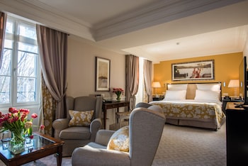 Junior Suite, City View
