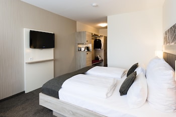 Premium Room, 1 King Bed, Park View (Quiet Location)
