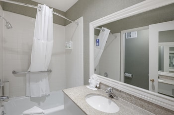 Deluxe Room, 2 Queen Beds, Non Smoking