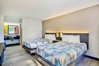 Deluxe Room, 2 Queen Beds, Smoking, Refrigerator & Microwave
