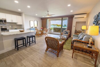 Condo, 2 Bedrooms (Hillside)