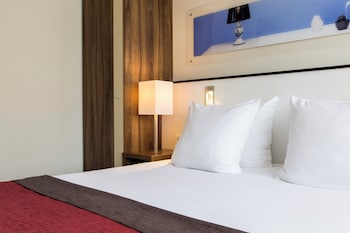 Standard Room, 1 Queen Bed