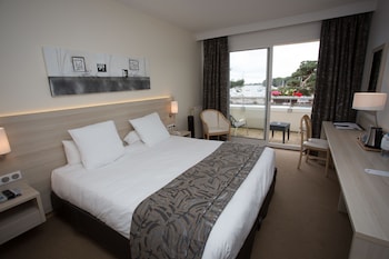 Exclusive Room, 1 King Bed, Balcony, Sea View (Larger Room;Twin bed on request)
