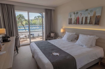 Exclusive Room, 1 King Bed, Balcony, Sea View (Larger Room;Twin bed on request)