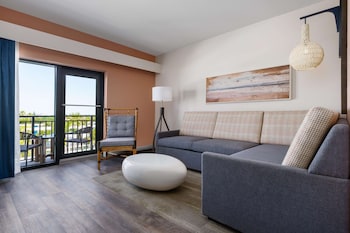 Suite, 1 Bedroom, Accessible (Roll-In Shower)