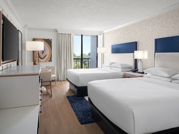 Room, 2 Queen Beds, Resort View (Balcony)