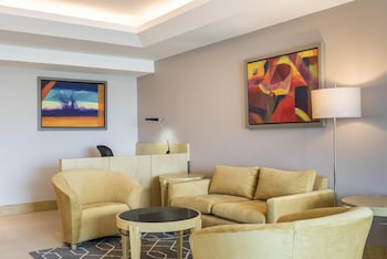 Executive Suite, 1 King Bed, City View