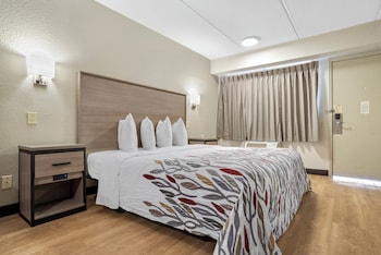 Superior Room, 1 King Bed, Accessible (Smoke Free)