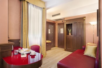 Junior Suite, 1 Queen Bed, Non Smoking
