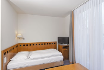 Studio, Annex Building (Single)