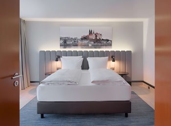 Suite, 1 Bedroom (main building)