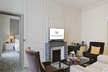 Deluxe Suite, 1 King Bed, Park View (Palace 5 Star)