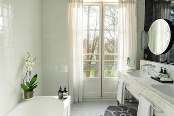 Deluxe Room, 1 King Bed, Garden View (Palace 5 Star)
