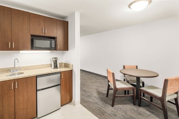 Suite, Multiple Beds (Dining Area)