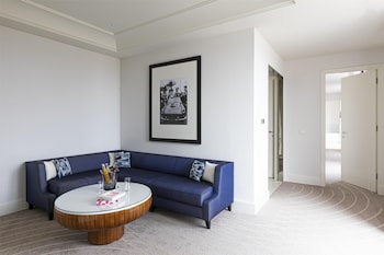 Suite (Suzanna)
