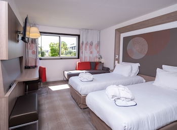 Executive Room, 1 Double Bed with Sofa bed (and sofa)