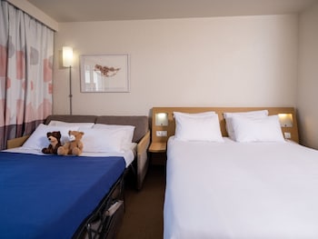 Family Room, Multiple Beds