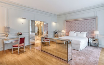 Raffles Presidential Suite