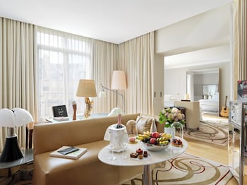 Gallery Suite