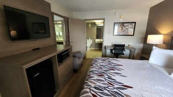 Superior Room, 1 King Bed, Accessible (Roll-In Shower, Smoke Free)
