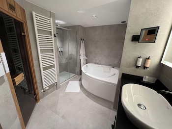 Suite, 1 King Bed, Non Smoking