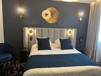 Deluxe Room, 1 Queen Bed, Non Smoking