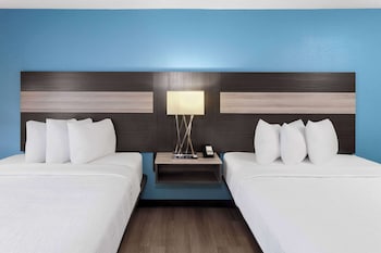 Room, 2 Queen Beds, Accessible, Non Smoking (Mobility, Roll-In Shower)