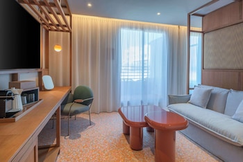 Junior Suite, 1 King Bed, Sea View