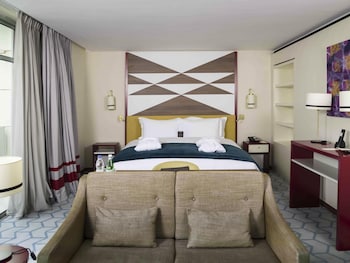 Junior Suite, 1 King Bed, Balcony
