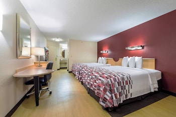 Standard Room, 2 Queen Beds, Accessible (Roll-In Shower, Smoke Free)