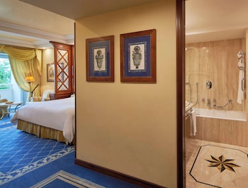 Family Room, Multiple Beds