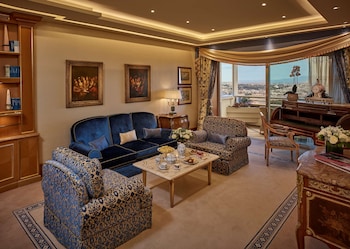 Premium Suite, 1 King Bed, Business Lounge Access (Rome View)