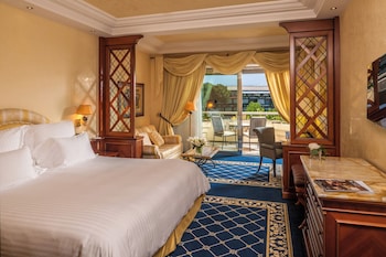 Deluxe Room, 1 King Bed