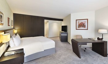 Deluxe Room, 1 King Bed