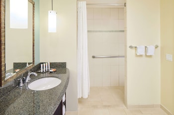 Suite, 3 Bedrooms, Accessible (Penthouse, Hearing, Roll-in Shower)