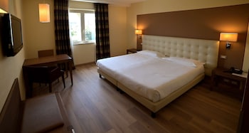 Classic Room, Multiple Beds