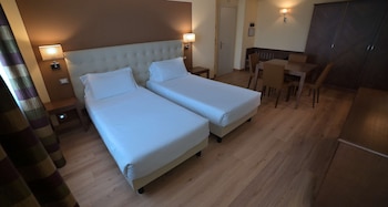 Family Room, Multiple Beds