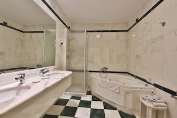 Suite, 1 King Bed, Terrace