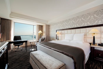 Premium Room, 1 King Bed, Bay View (High Floor)