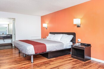 Room, 1 King Bed, Smoking