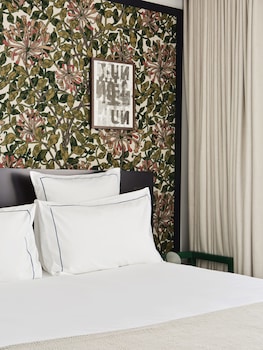 Superior Room (with View)