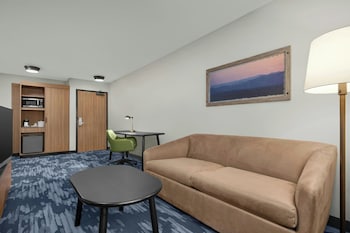Room, 1 King Bed with Sofa bed, Hearing Accessible (Accessible Bathtub)