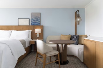 Tower Waikiki City, Mobility/Hearing Accessible, 1 King, City View, Newly Renovated