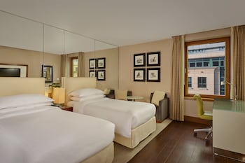 Club Room, 2 Twin Beds