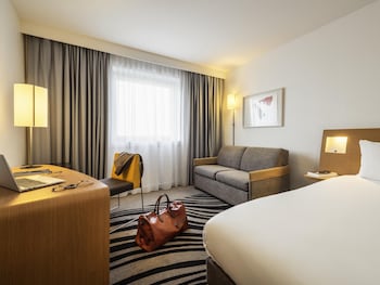 Classic Room, 1 Queen Bed, Accessible