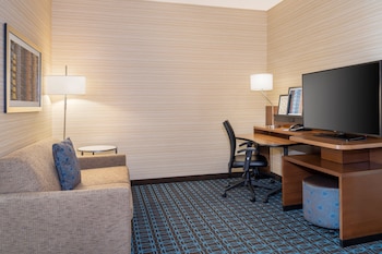 Studio, Multiple Beds, Accessible Bathtub, Pool View