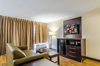 Suite, 1 King Bed with Sofa bed (2 Room, Smoke Free)
