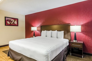 Deluxe Room, 1 King Bed (Smoke Free)